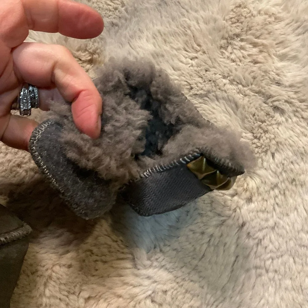 Tylie Malibu Baby Pyramid Stud Booties Gray Hook Loop Closure‎